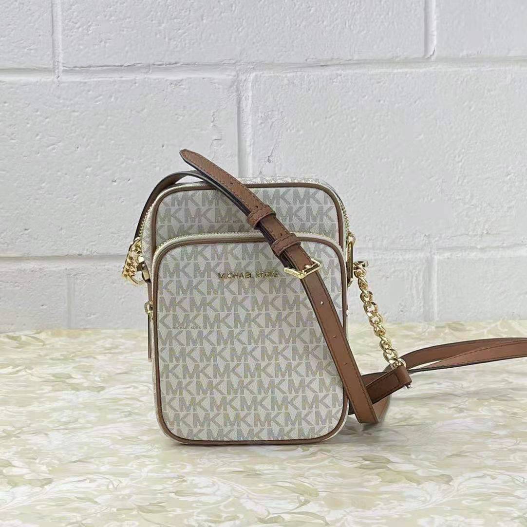 MICHAEL KORS 35F1GTVC2B JET SET TRAVEL MEDIUM CROSSBODY BAG MK VANILLA MICHAEL KORS 35F1GTVC2B JET SET TRAVEL MEDIUM CROSSBODY BAG MK VANILLA